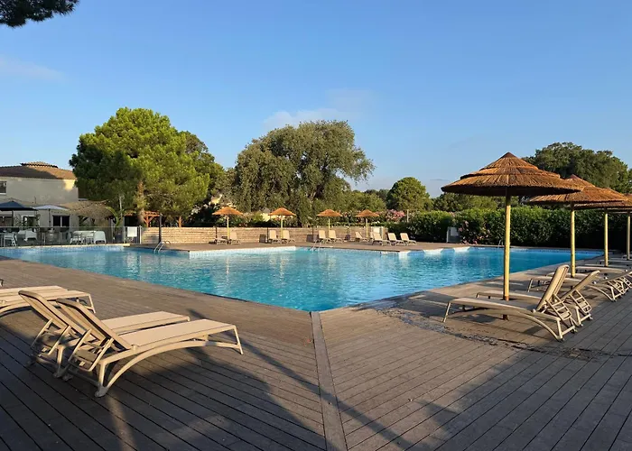 Mini T4 Duplex Dans Hoteliere Fiori Di Cala Rossa Superbement Arboree Renovee En 2023 - Chez Anne Avec Piscine Chauffee Daire Lecci